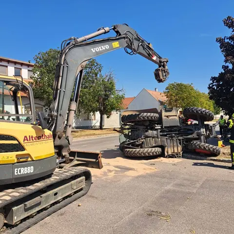 Fahrzeugbergung – umgestürzter Traktor 3