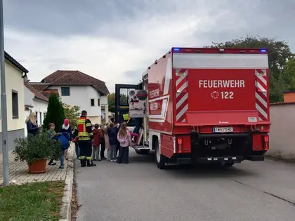 Evakuierungsübung in der Volksschule 4
