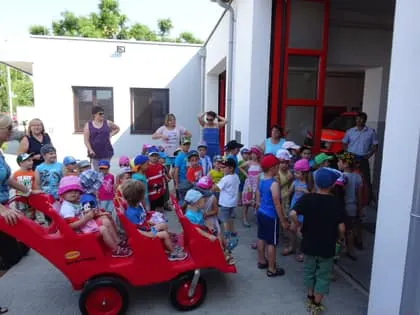 Kindergarten zu Besuch bei der Feuerwehr 4