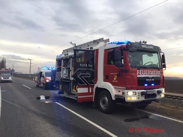 Verkehrsunfall mit eingeklemmter Person 1