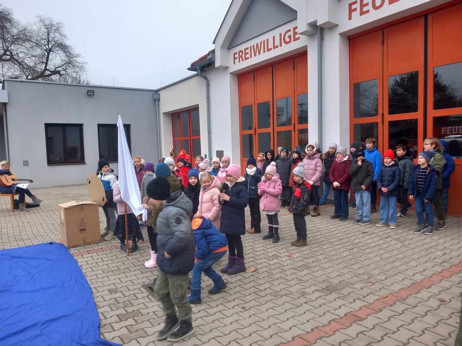 Adventfeier mit der Volksschule